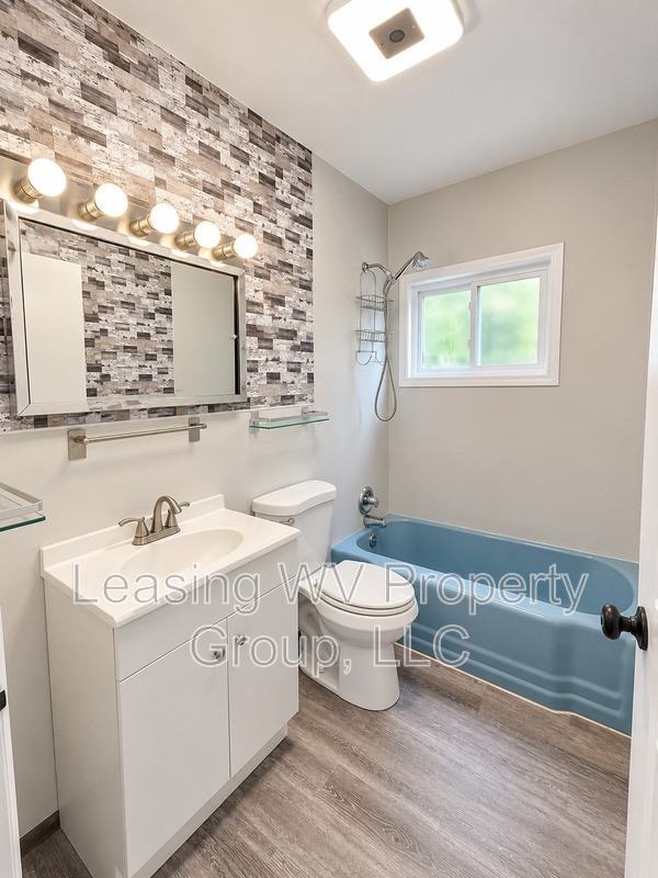 2743 Daniels Ave - Photo 6 of 11