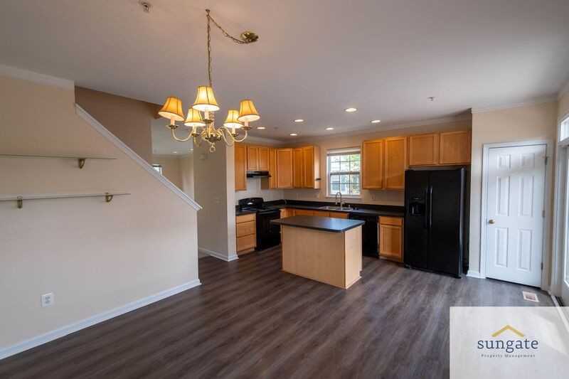 11 Hallsdale Ct - Photo 2 of 44