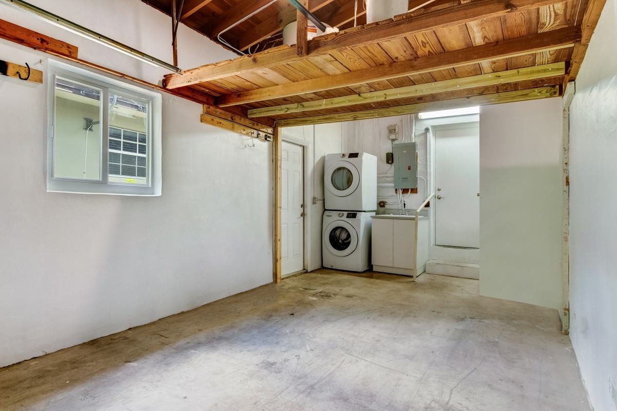901 Santiago St #NA - Photo 3 of 17