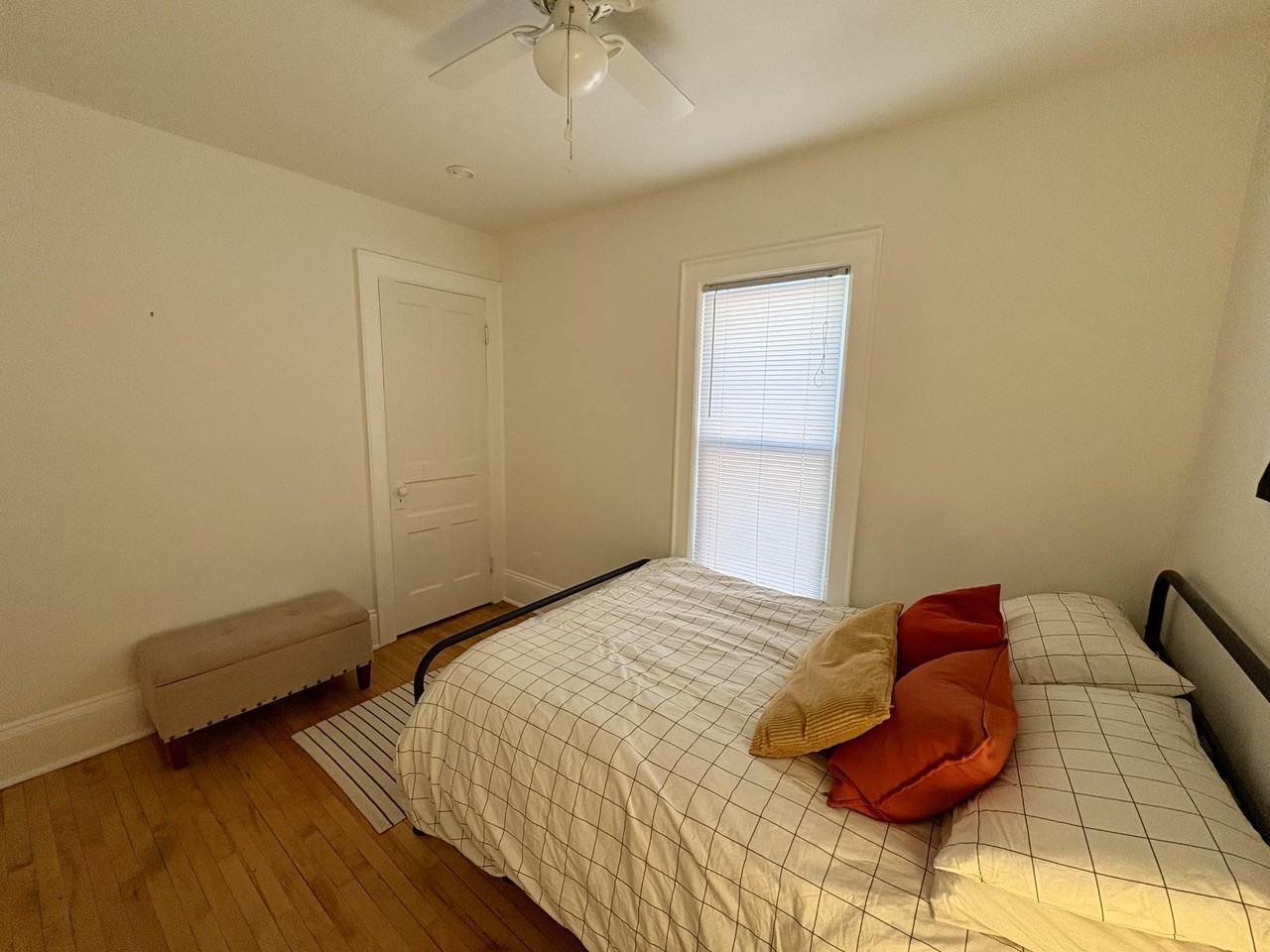 3058 N Fratney St - Photo 6 of 18