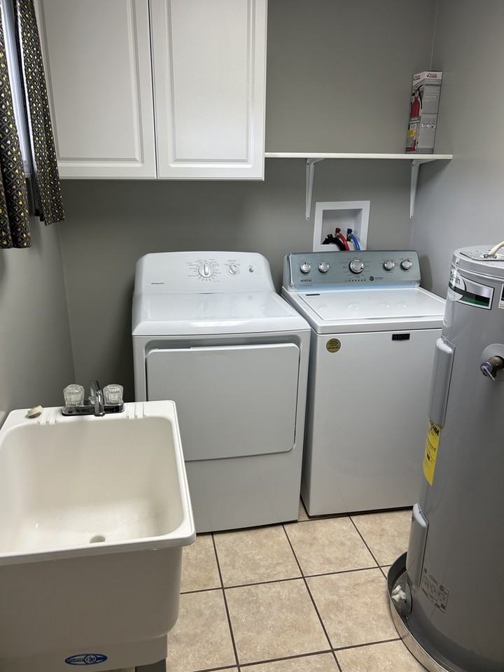 606 Island St #1 - Photo 4 of 10