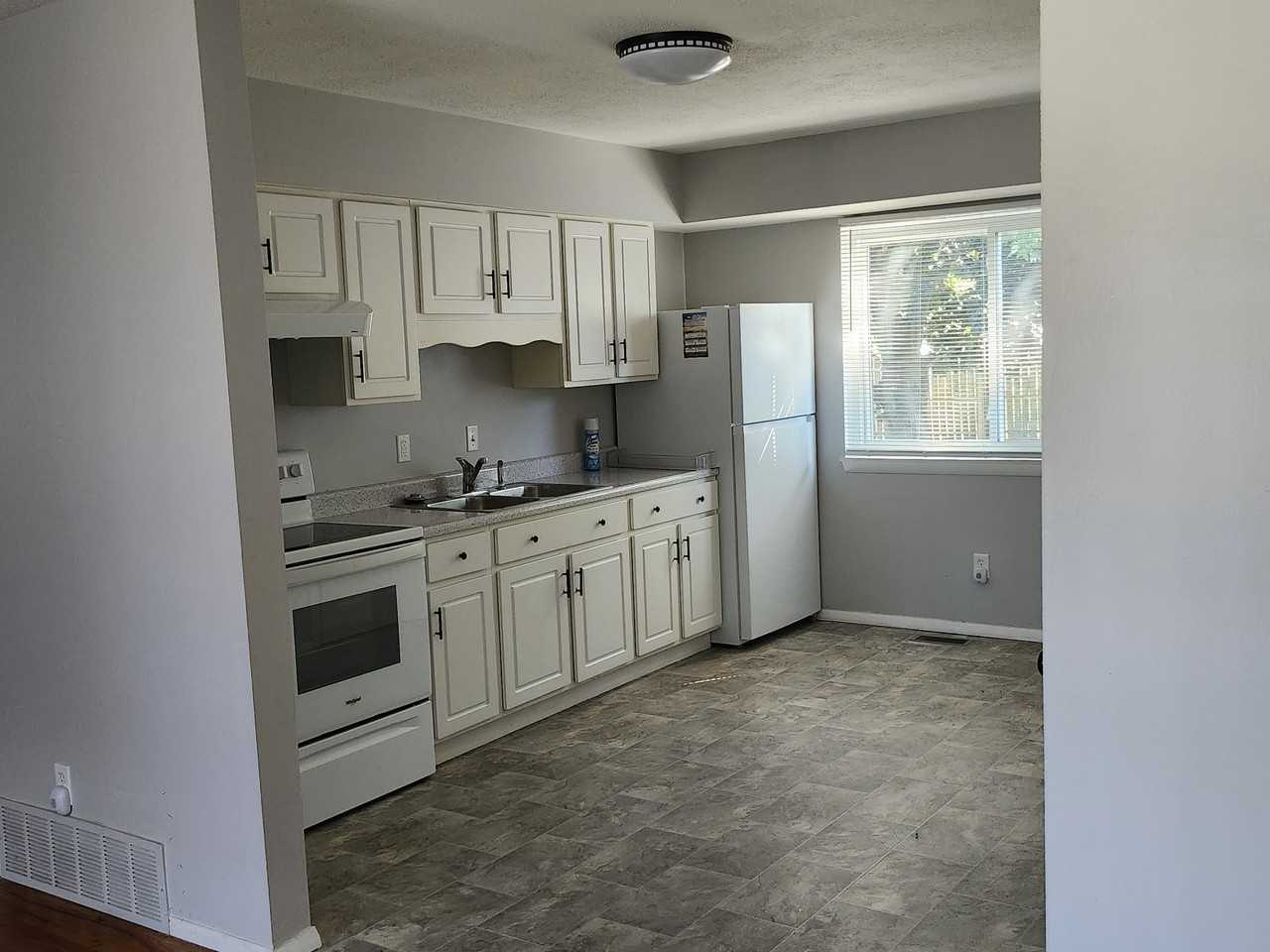 2820 Little St #NA - Photo 4 of 14