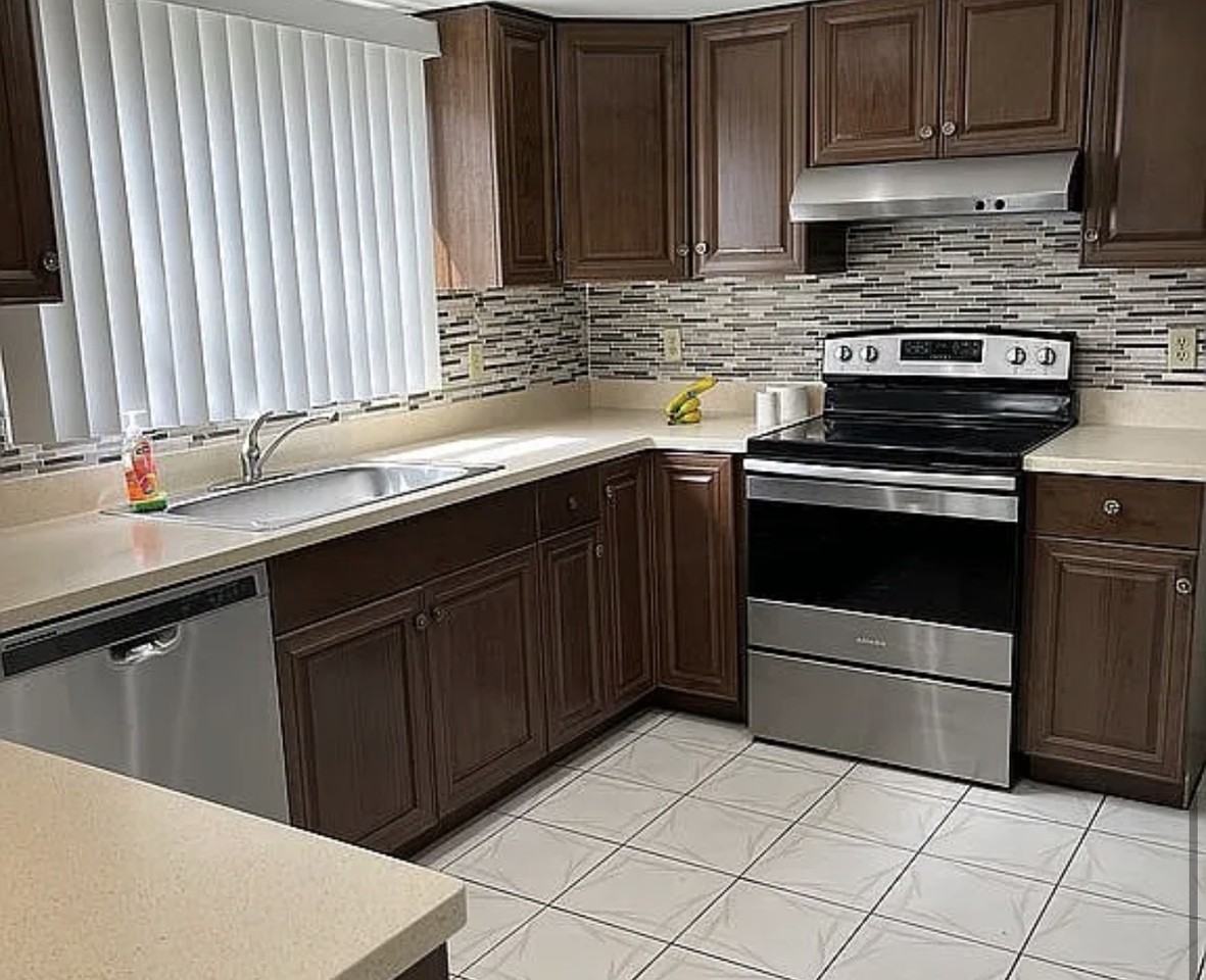 9840 Woodstock Ln #NA - Photo 2 of 12