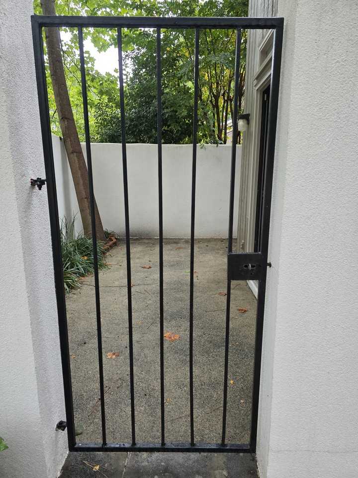 1 Vauxhall Pl - Photo 2 of 14