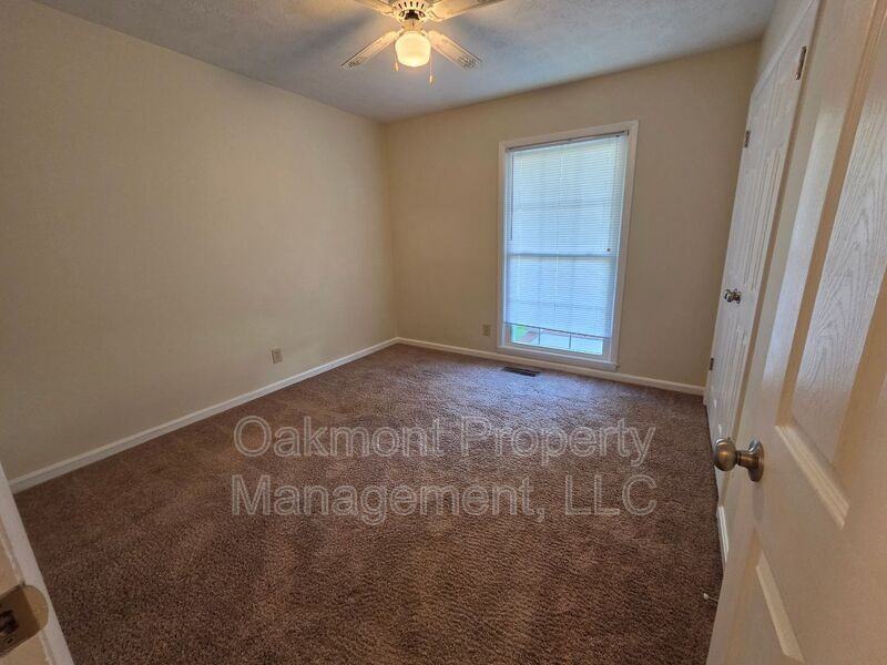 7535 Hargrove Ct - Photo 7 of 21
