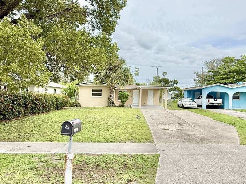 2985 Saint Charles St - Photo 3 of 50
