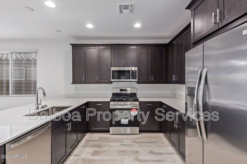 3063 E Hayfield Way - Photo 4 of 30