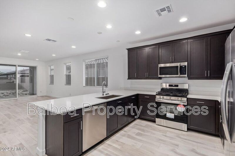 3063 E Hayfield Way - Photo 5 of 30