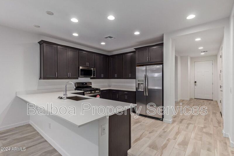 3063 E Hayfield Way - Photo 6 of 30