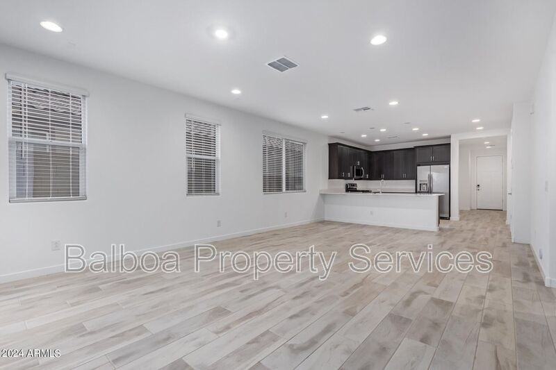 3063 E Hayfield Way - Photo 7 of 30