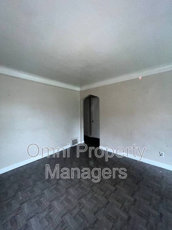 20456 Meyers Rd - Photo 3 of 9