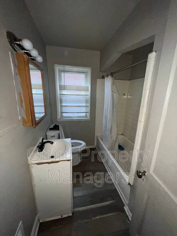 20456 Meyers Rd - Photo 5 of 9
