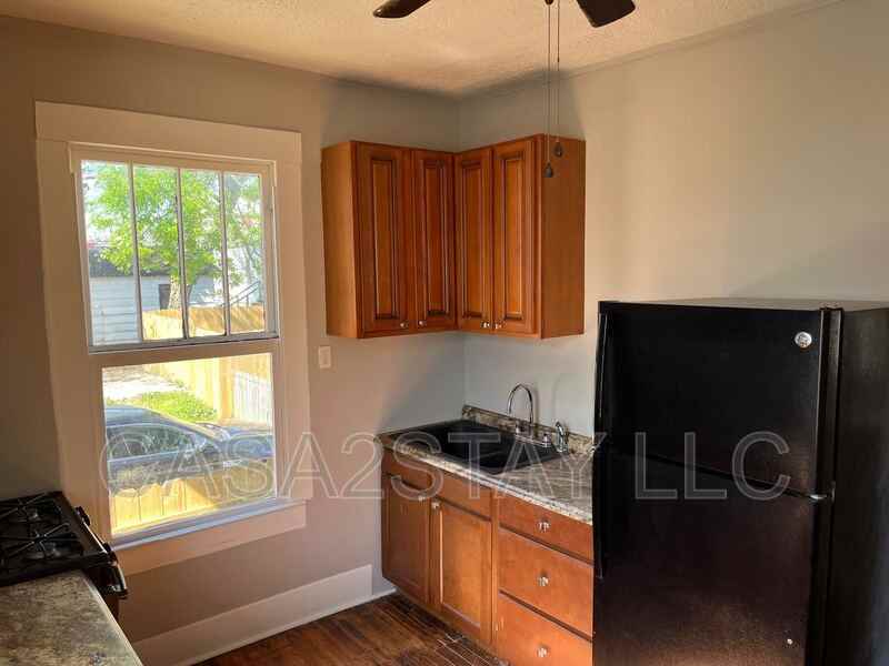 411 M St #411A - Photo 4 of 13