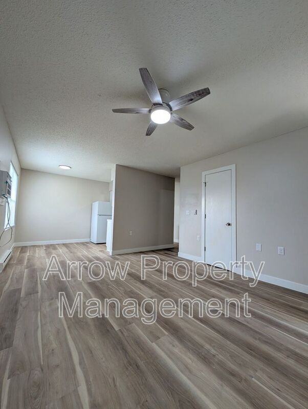 515 E 7th St - Photo 3 of 7