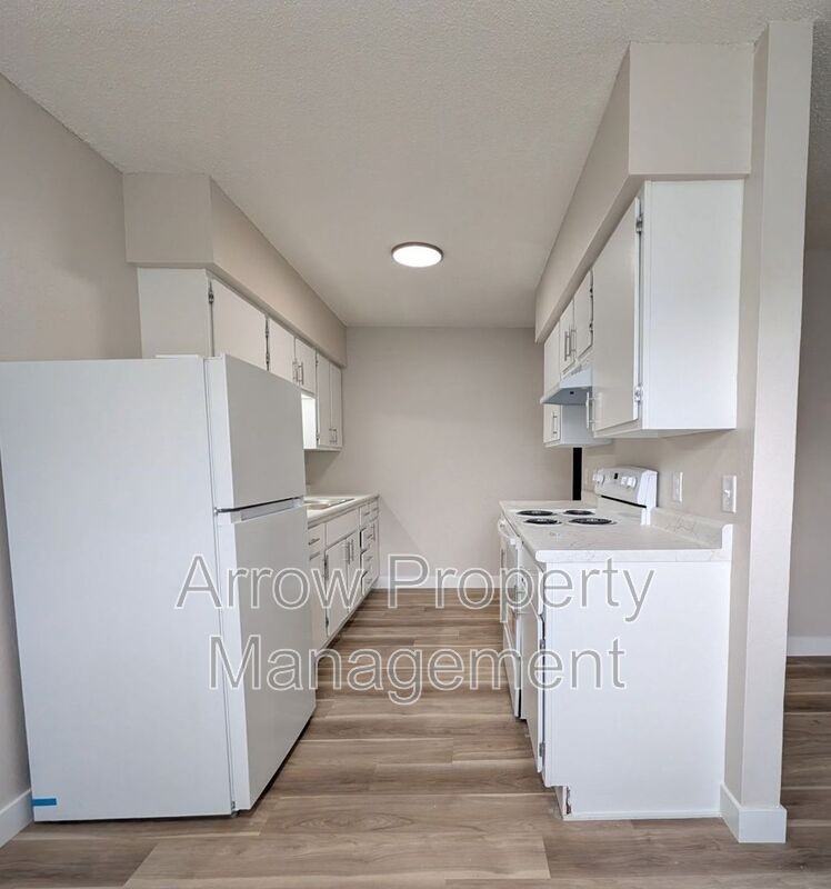 515 E 7th St - Photo 4 of 7