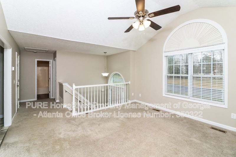 121 Maplewood Dr - Photo 3 of 17