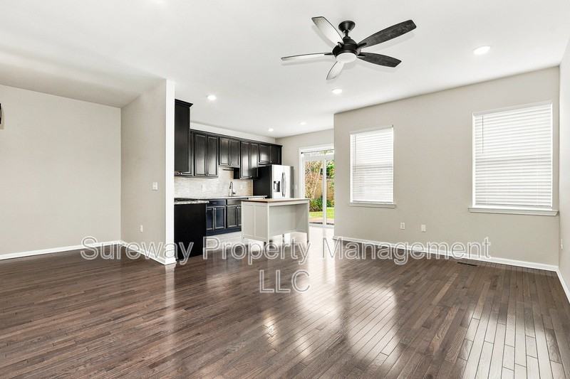 9 Flagger Ln - Photo 3 of 15