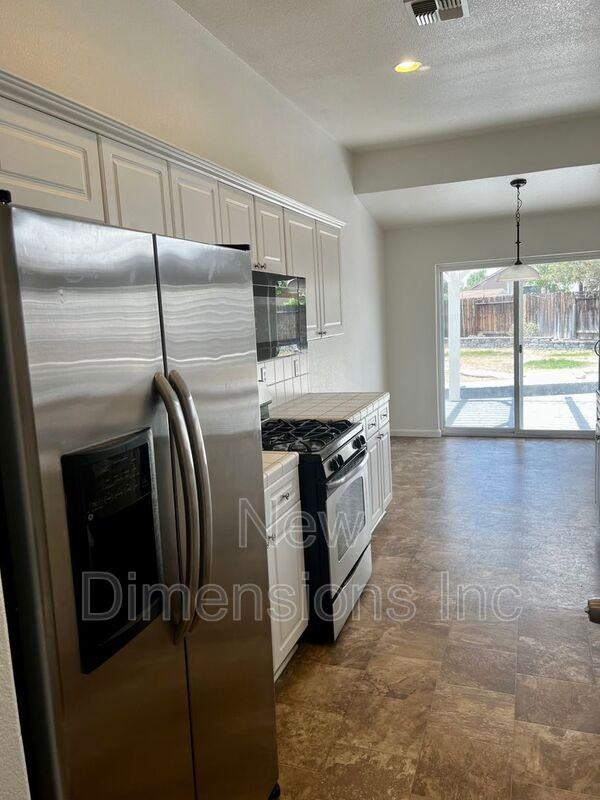 1255 El Monte Ct - Photo 6 of 22