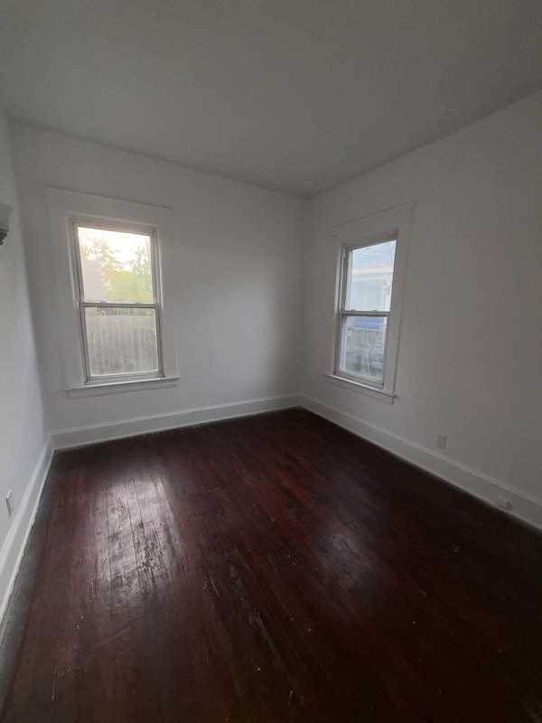 1012 E 72nd Pl - Photo 5 of 7