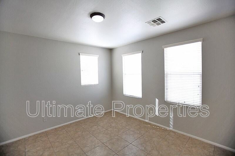5313 W Albeniz Pl - Photo 6 of 24