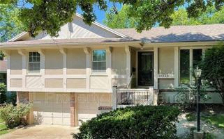 featured image of 10020 Oakridge Dr
