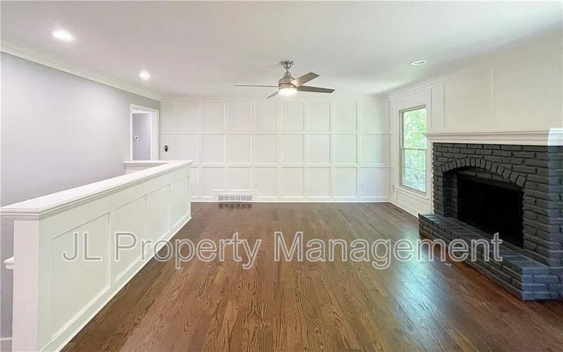 10020 Oakridge Dr - Photo 7 of 20