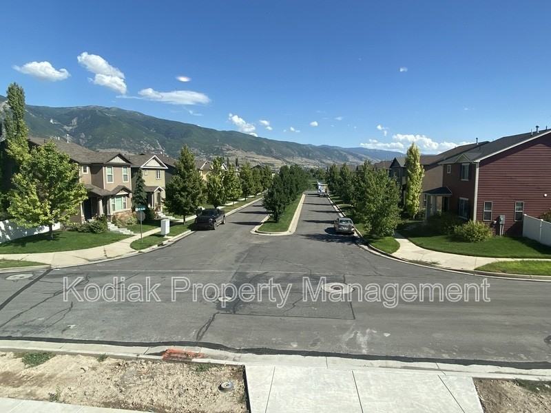 1503 W Filly Dr - Photo 4 of 19