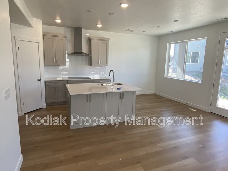 1503 W Filly Dr - Photo 5 of 19