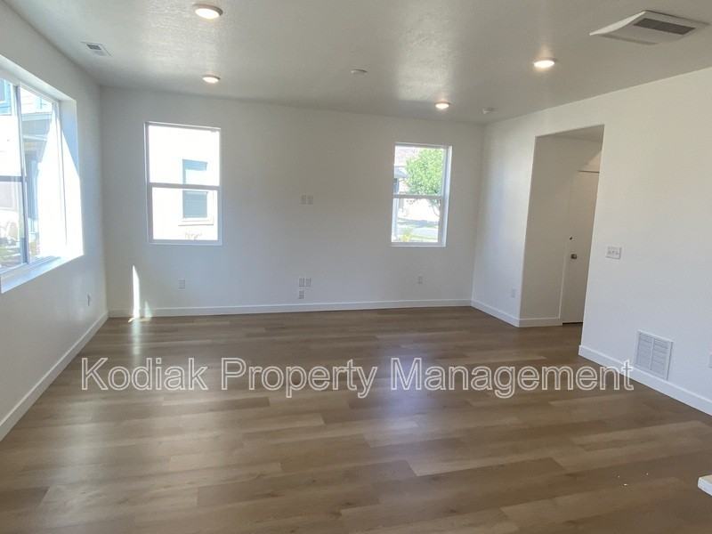 1503 W Filly Dr - Photo 6 of 19