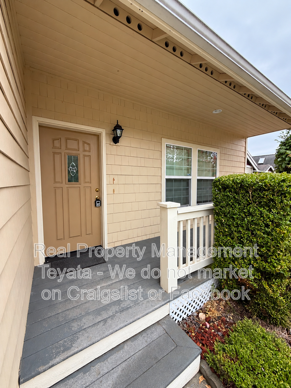 4670 Bedford Ave - Photo 3 of 25
