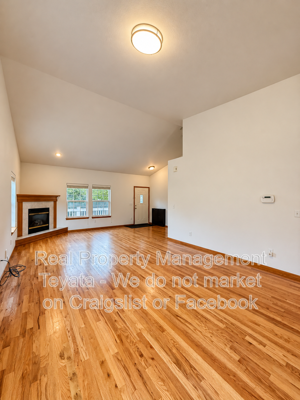 4670 Bedford Ave - Photo 5 of 25