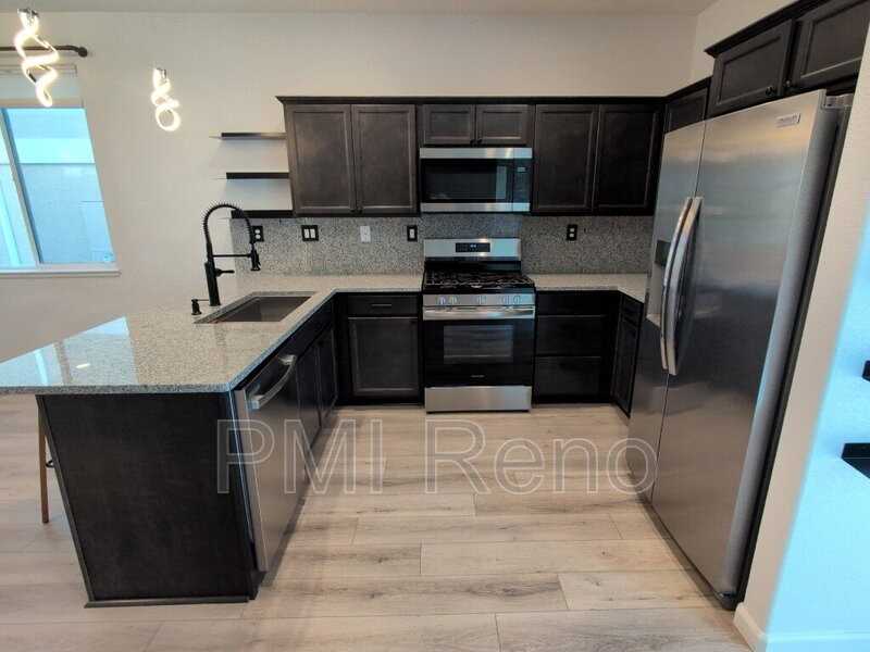 3575 Penn National Dr - Photo 3 of 17
