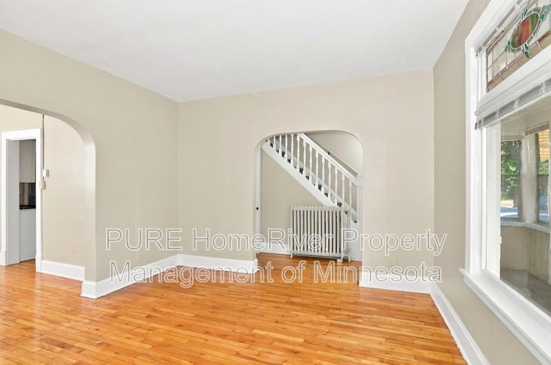 1043 Matilda St - Photo 4 of 17