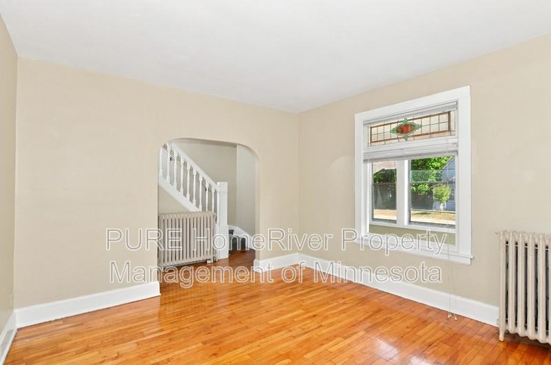 1043 Matilda St - Photo 6 of 17