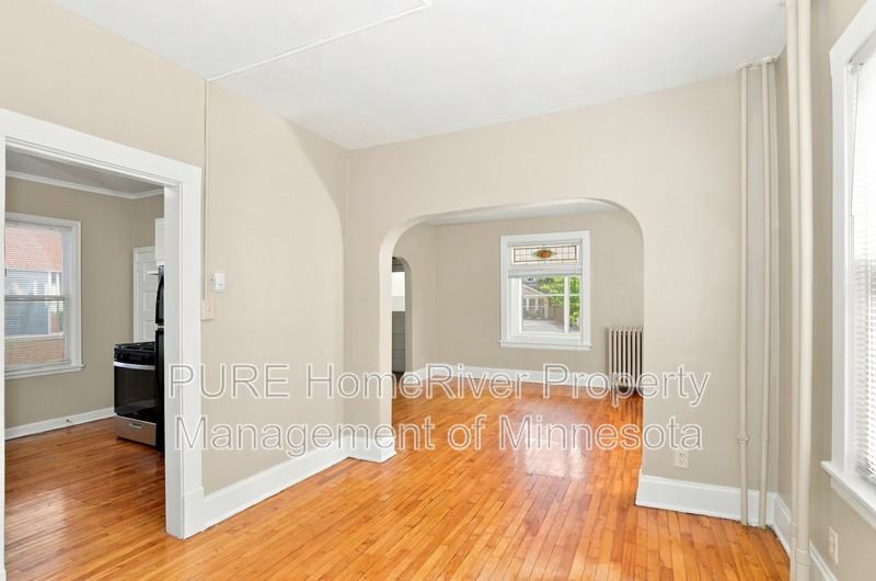 1043 Matilda St - Photo 7 of 17