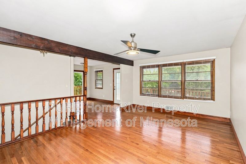580 Fairmont St Ne - Photo 2 of 17