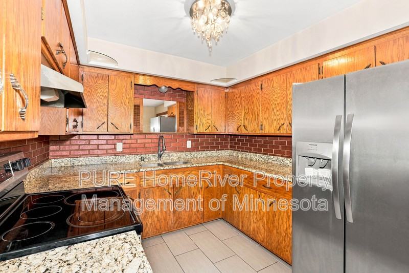 580 Fairmont St Ne - Photo 4 of 17