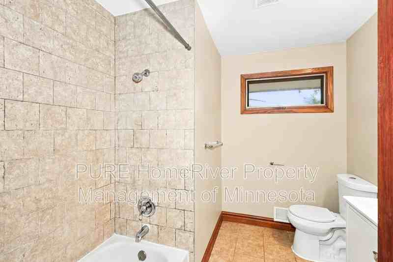 580 Fairmont St Ne - Photo 6 of 17