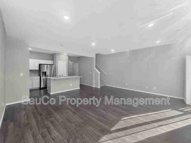 913 N 18th Ave - Photo 3 of 21