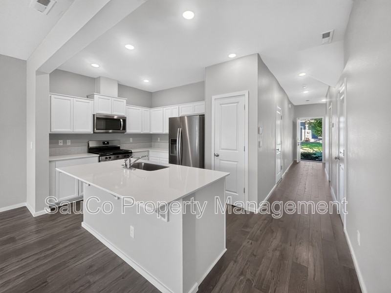 913 N 18th Ave - Photo 5 of 21