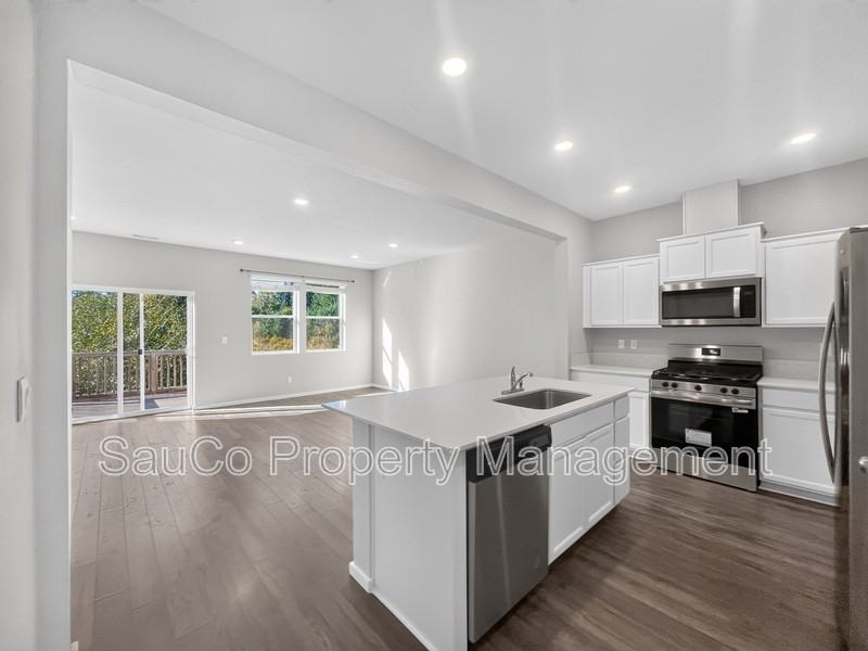 913 N 18th Ave - Photo 7 of 21