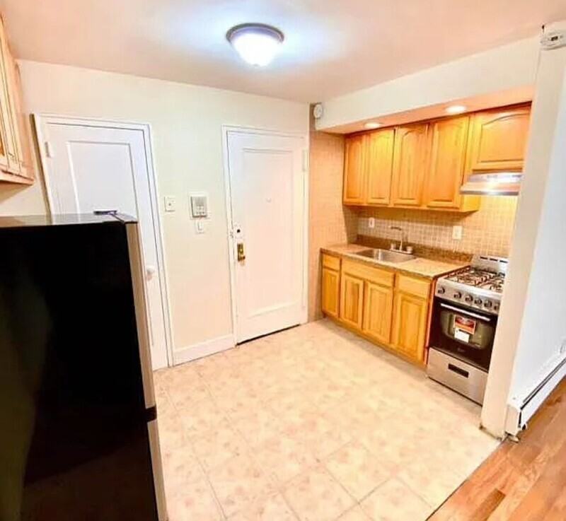 22-56 80th St #1D - Photo 2 of 7