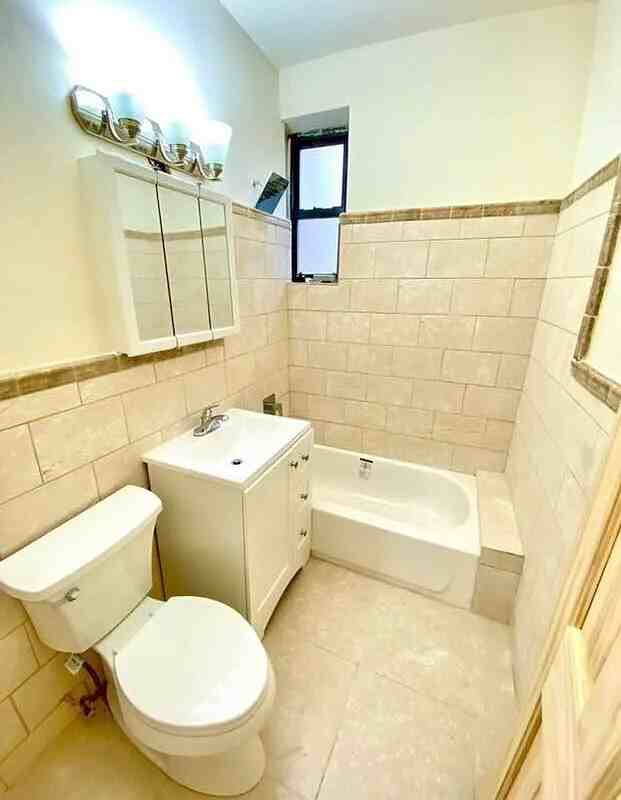 22-56 80th St #1D - Photo 4 of 7