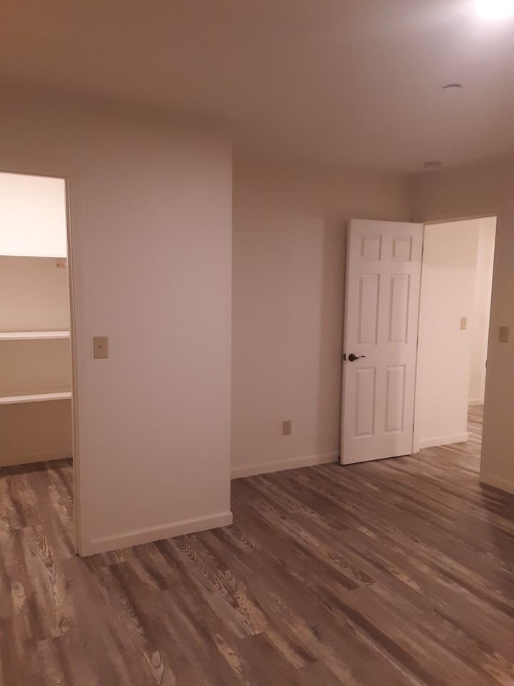 2447 Newburg Rd #6 - Photo 7 of 8