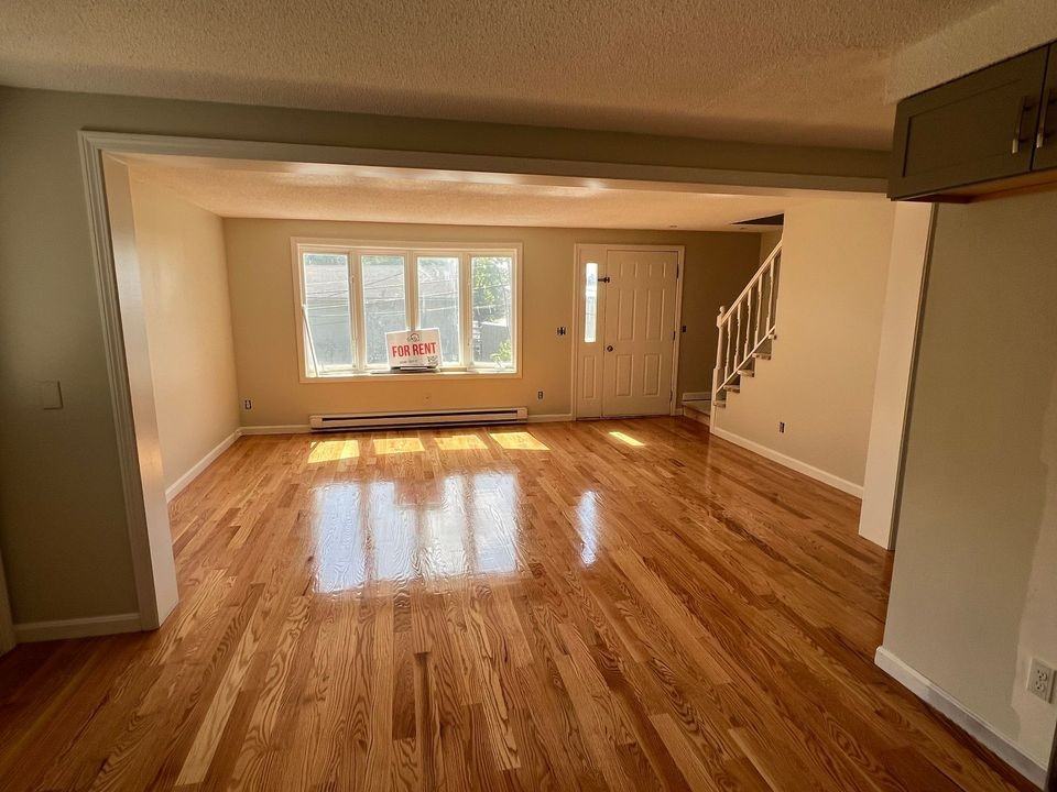 26 26 28 Garfield Ave #28 - Photo 2 of 12