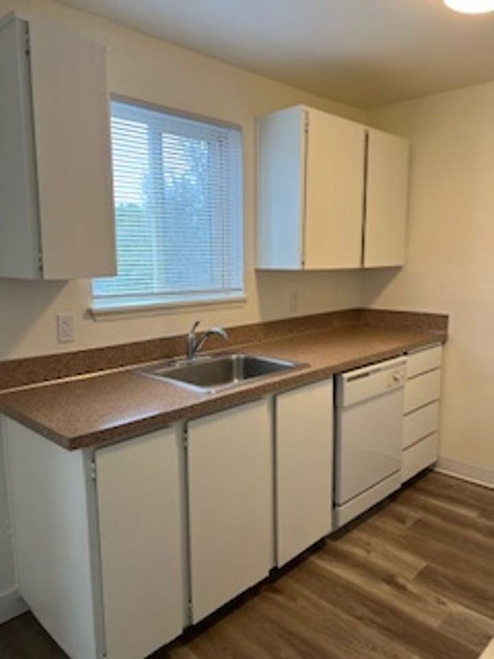 #762 DOWNING HILLS APARTMENTS - Photo 6 of 12