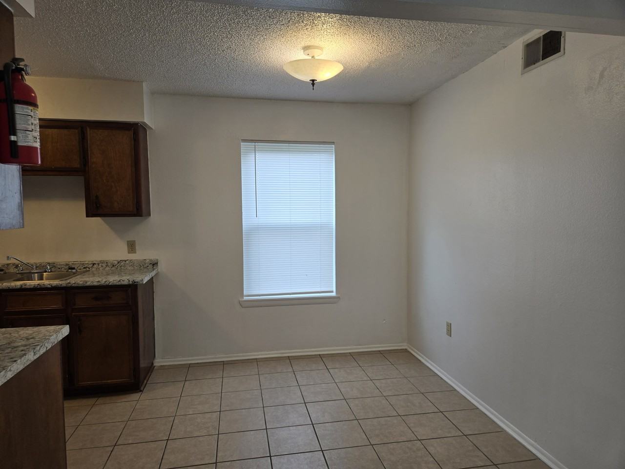 100 Melrose Dr #1 - Photo 4 of 9