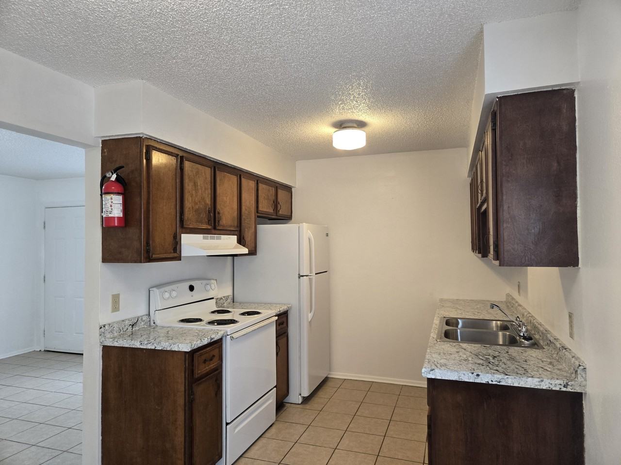 100 Melrose Dr #1 - Photo 5 of 9