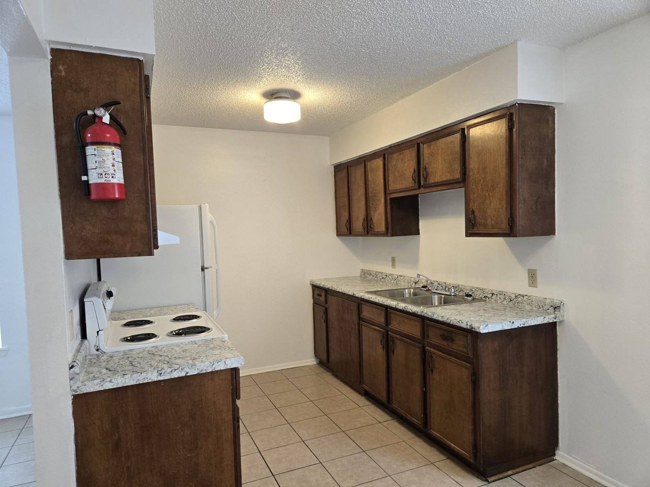100 Melrose Dr #1 - Photo 6 of 9