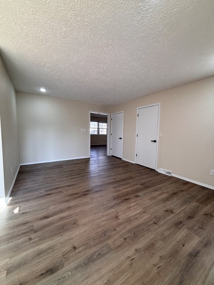 1210 W Berkeley St #1 - Photo 7 of 22